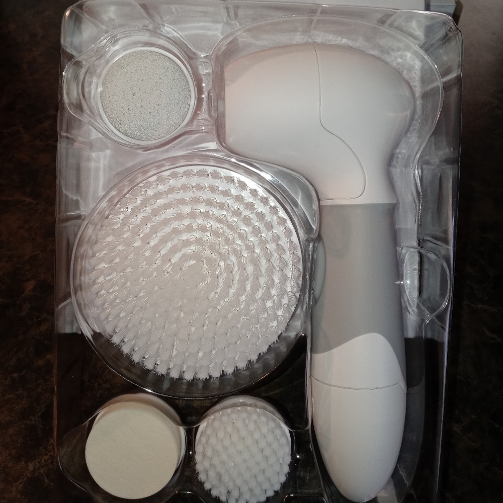 Facial Cleaning System